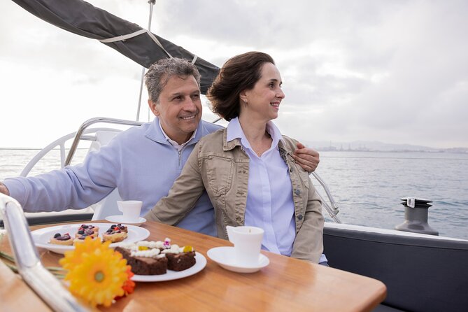 Sailing Experience in an Exclusive Sailboat in Barcelona - Comfort and photos: what to bring so you enjoy the whole sail