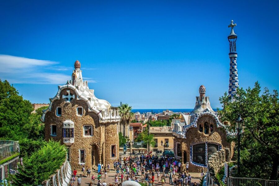 Sailing Experience, Sagrada Familia & Park Guell - Park Güell for 2 hours: the guided outdoor experience and the famous mosaic