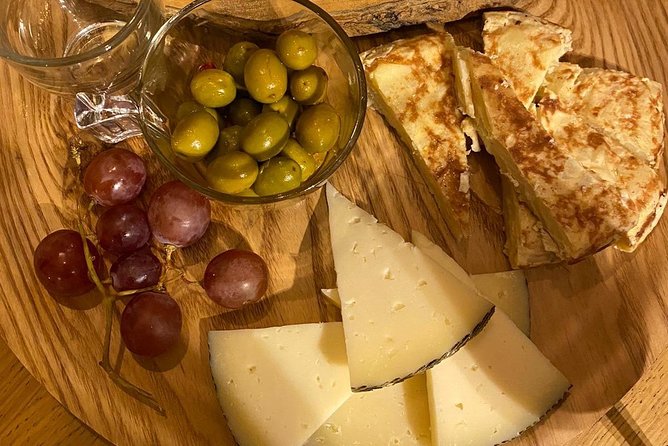 Sangria Cultural Workshop with Tapas - Tapas Included: Olives, Pan con Tomata, Tortilla, and Patatas