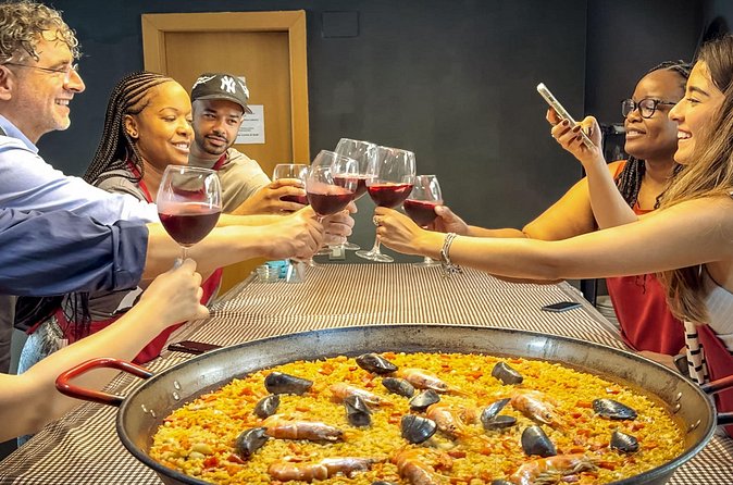 Seafood Paella Maestro with Tapas and Sangria - Timing in the real world: how the 2 hours usually flow