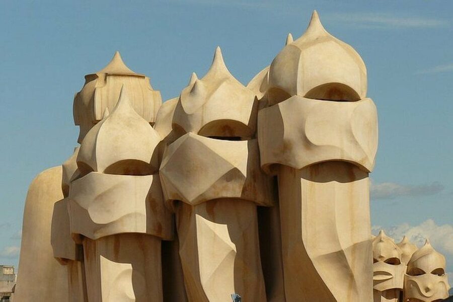 Semi-Private Barcelona Gothic, Parc Guell & Sagrada Familia - Casa Batlló and the City’s Architecture Mood Shift