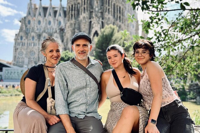Sightseeing by Bike & Photo Shooting - Olympic Port, Ciudadela Park, and Arc de Triomf, in the right order