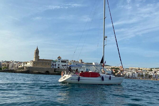 Sitges sailing, walking and winery tour - 10:00 am meet-up at Passeig de les Drassanes, then straight to the water