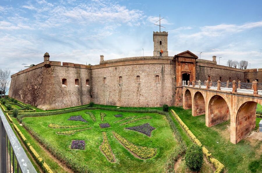 Skip-the-line Montjuïc Castle Tour with a Cable Car Ride - A private guide that actually teaches, from Sergio to Olga to Gregory