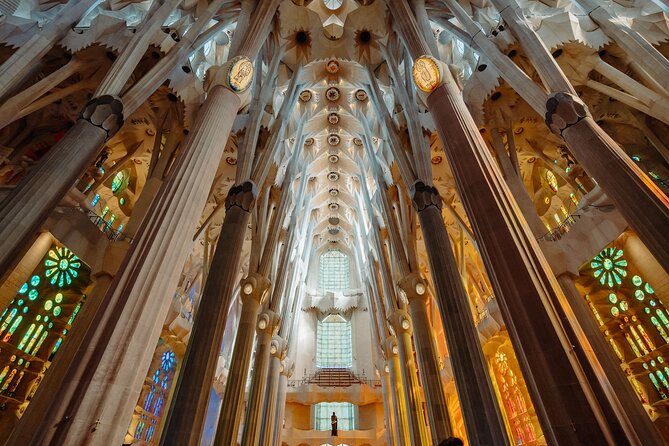 Skip the Line Sagrada Familia Guided Tour & Optional Cava Upgrade - The guide experience: English tours that actually explain what you see