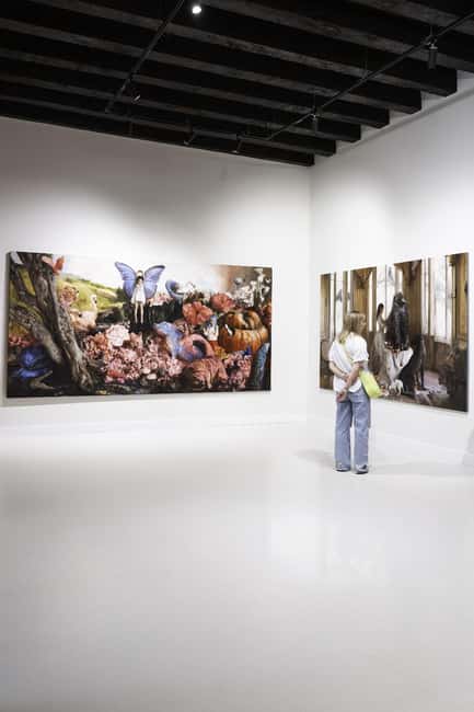 Small-Group Moco Museum Barcelona: Banksy & Modern Art Tour - Beyond Banksy: Warhol, Kusama, and modern art momentum