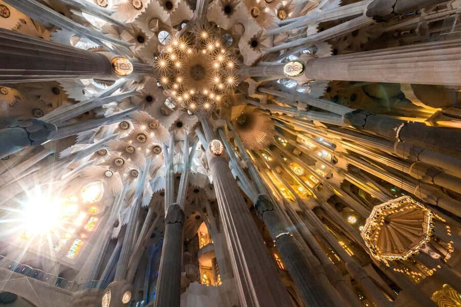 Small-Group Sagrada Familia Fully Guided Tour - Why a 9-person Sagrada Familia tour changes the whole visit