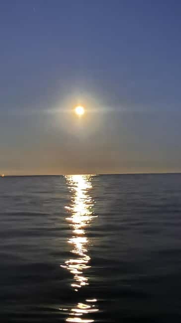 Sunset+paddle surf with music+fotos&videos Barceloneta+snack - Why Barceloneta at sunset is a smart choice