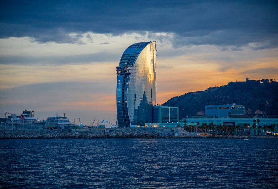 Sunset Sailing Experience in Barcelona - Sunset From the Sea: Why This Works in Barcelona