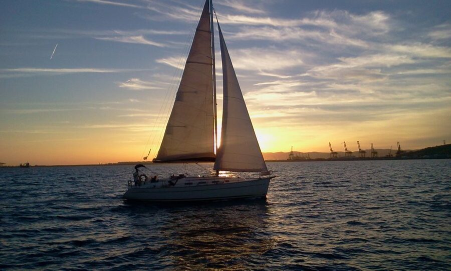 Sunset Sailing Experience in Barcelona - Drinks and Snacks on Board: Value Plus Comfort
