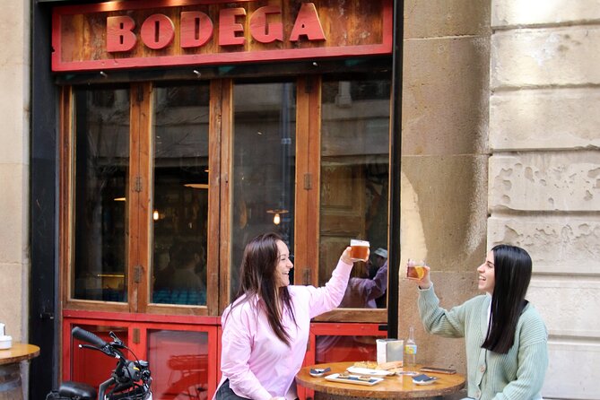 Tapas Tasting Bike/E-Bike Tour in Barcelona - A smooth start near the Arc de Triomf and the modernist cluster