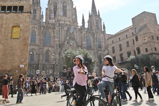 Tapas Tasting Bike/E-Bike Tour in Barcelona - Casa Batlló and La Pedrera stops that balance photos and pacing