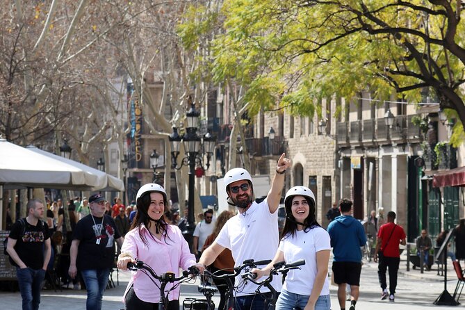 Tapas Tasting Bike/E-Bike Tour in Barcelona - Parc de la Ciutadella: a last unwind before you bike out