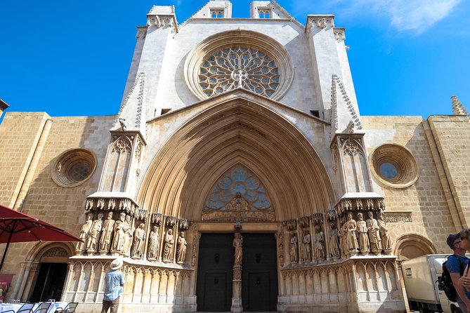 Tarragona and Sitges Small Group Tour - Roman History & Culture - Tarragona old quarter: the overlap of Roman, medieval, and modern life