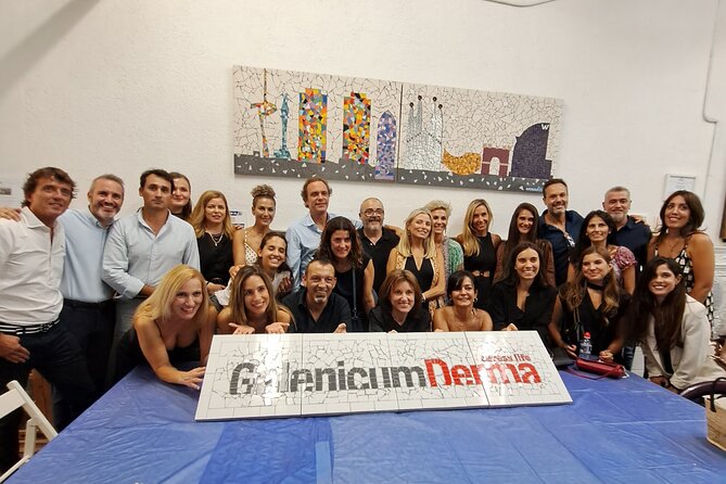 Teambuilding Barcelona: Create the logo of your company in mosaic - The people factor, guide support and the calm, patient vibe