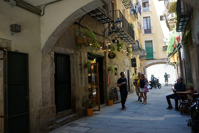 "The Shadow of the Wind" Novel Walking Tour - Els 4 Gats, Picasso’s Hangout Energy (And Why Modernisme Matters)