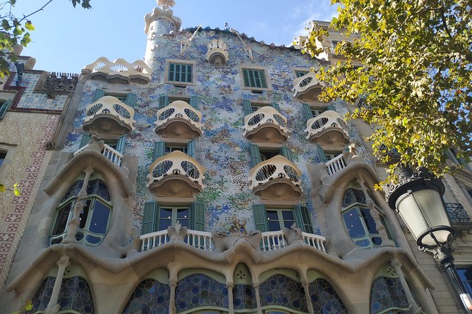 The Story of Gaudi and Modernism Private Walking Tour - Gaudi and Modernism in Barcelona, explained without the museum fog