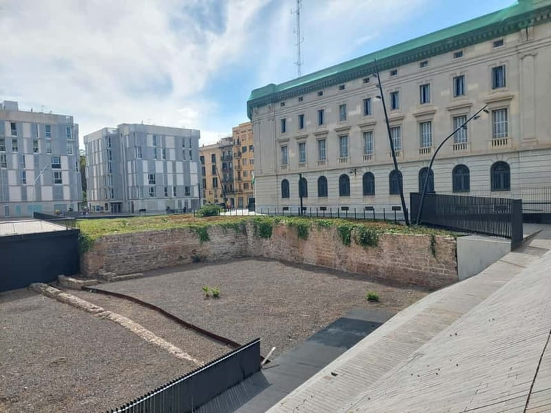 Tour of Barceloneta and the Citadel Park - Service quality: what the mixed feedback means for you