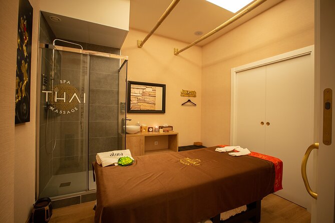 Traditional Thai Massage 60 min at THAI MASSAGE ALURA - Meet the masseurs: skill, attention, and communication in English