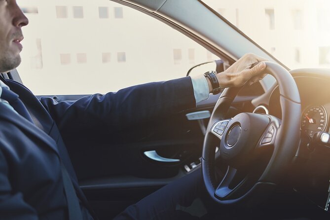 Transfer: El-Prat Airport (BCN) to Barcelona City Center - Price and value for groups up to six