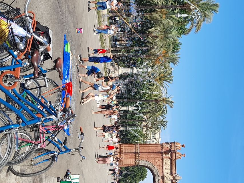 Unusual Barcelona Bike Tour in French - Meeting at Carrer de Guatemala 9, and why arriving early matters
