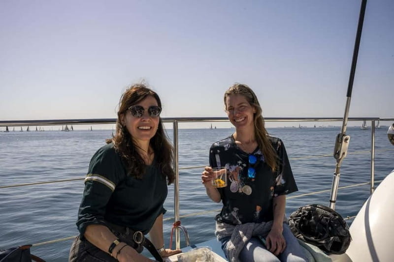 Vermouth on Catamaran: A Gastronomic Experience in Barcelona - Your welcome drink: local vermouth and what’s actually included