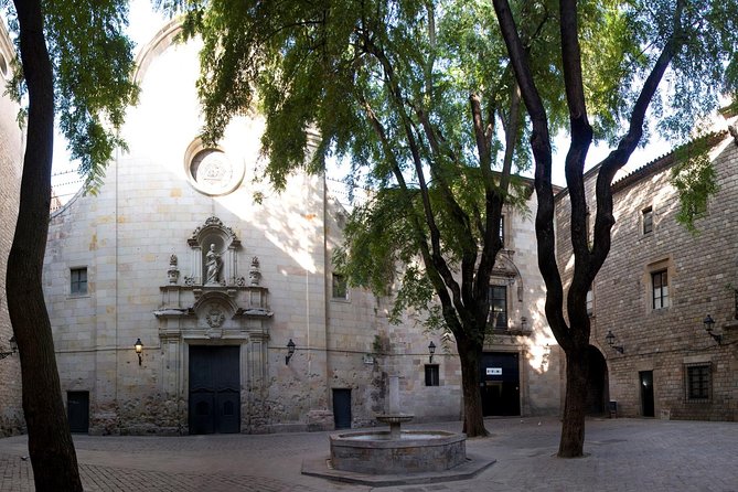 Walking tour of the Gothic Quarter of Barcelona + Cathedral - Stop 3: Temple d’August, Roman Barcino, and imperial cult symbolism