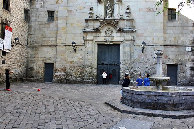 Welcome Tour in Barcelona - Back to El Born for the Roman thread